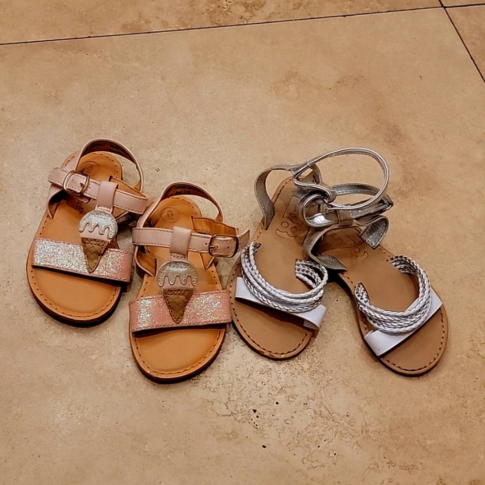 2 pair of kids shoes size 6